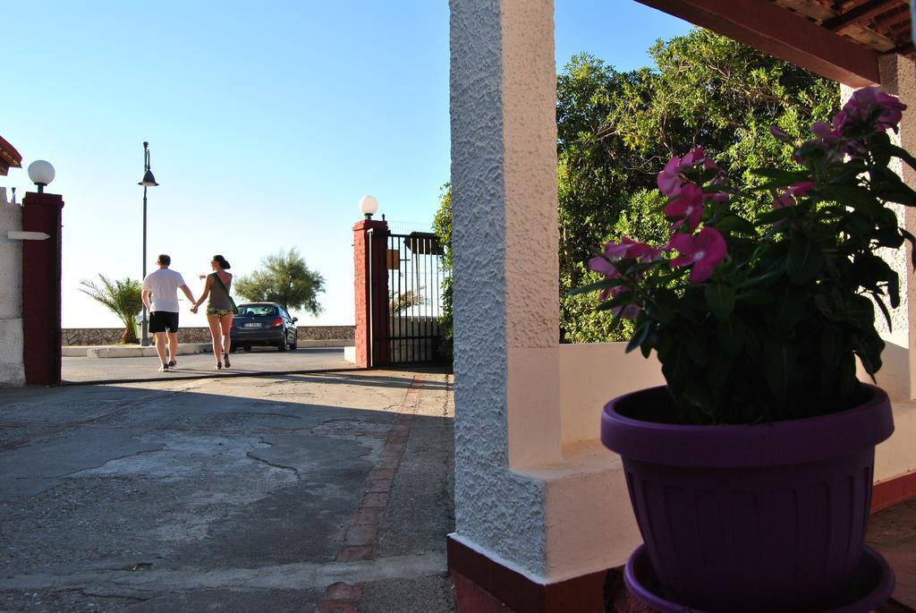 Camping B&B Gioiosa Gioiosa Marea Εξωτερικό φωτογραφία
