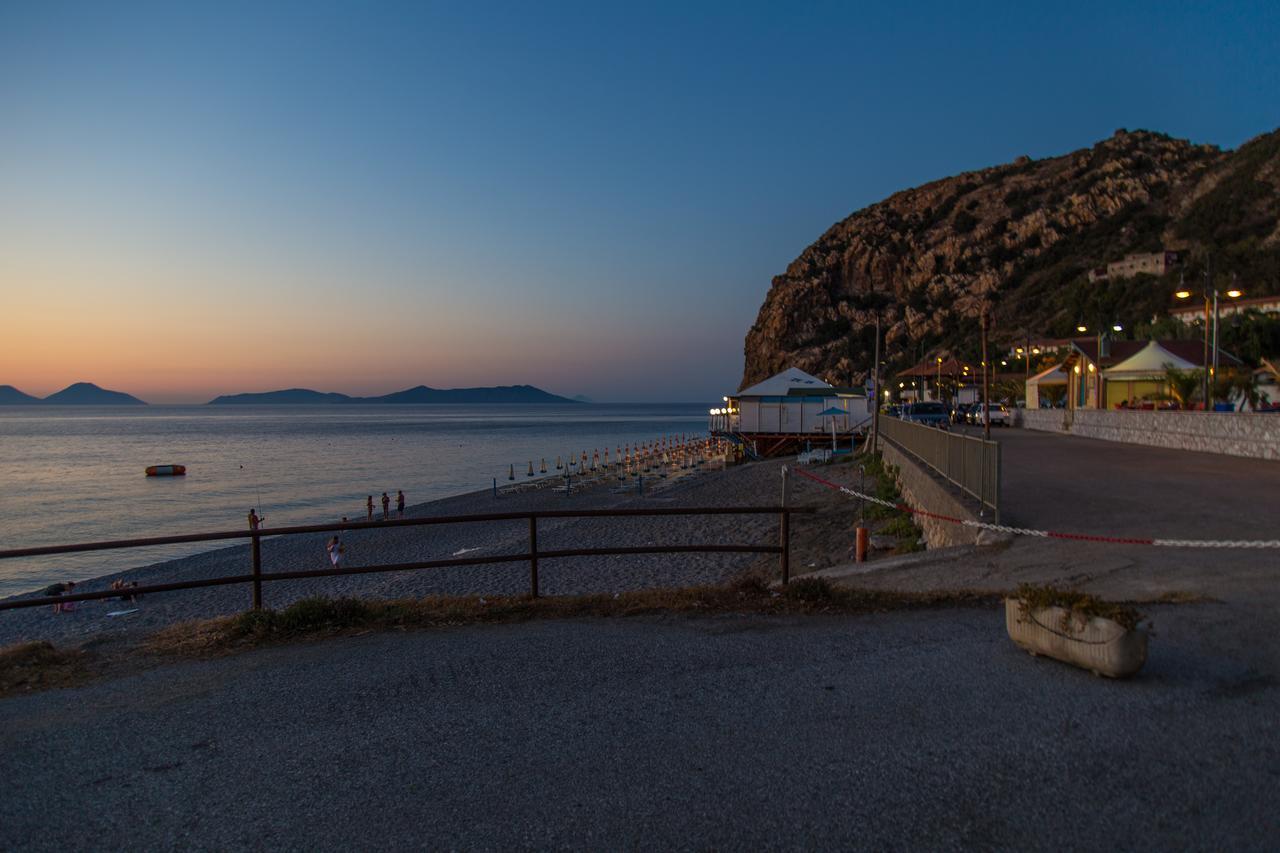 Camping B&B Gioiosa Gioiosa Marea Εξωτερικό φωτογραφία