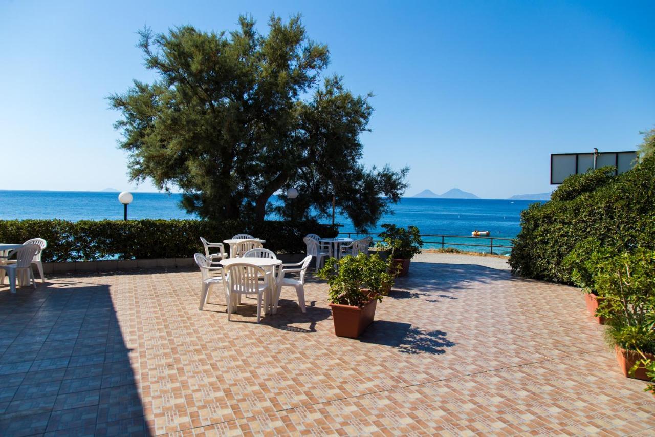 Camping B&B Gioiosa Gioiosa Marea Εξωτερικό φωτογραφία