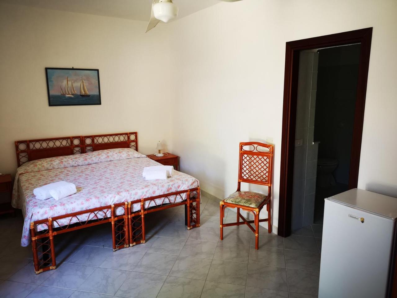 Camping B&B Gioiosa Gioiosa Marea Εξωτερικό φωτογραφία