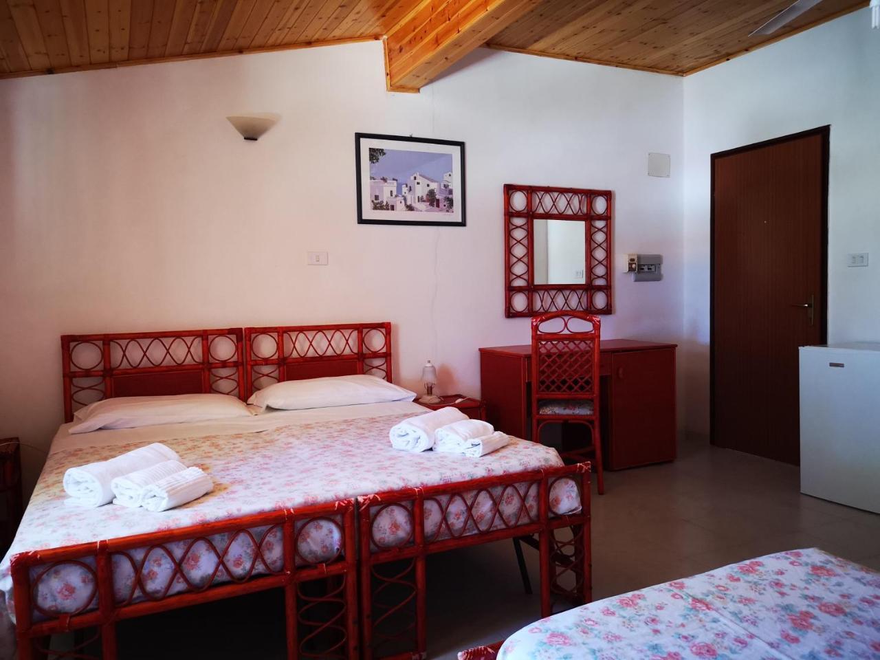 Camping B&B Gioiosa Gioiosa Marea Εξωτερικό φωτογραφία