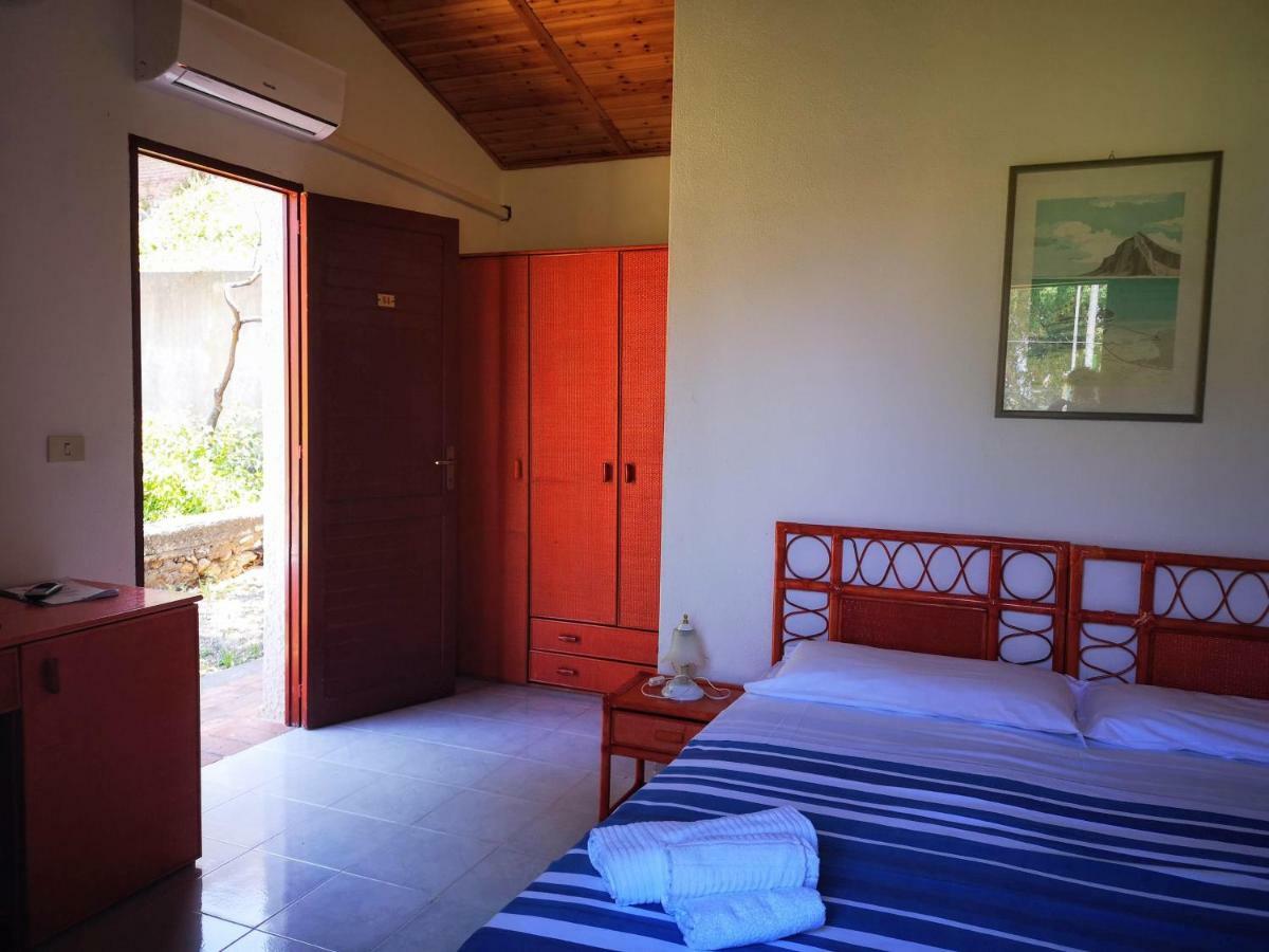 Camping B&B Gioiosa Gioiosa Marea Εξωτερικό φωτογραφία